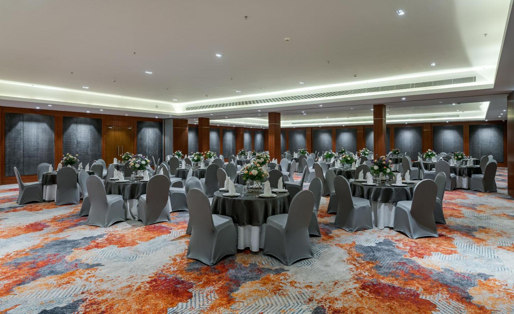 Hotel Southern Star,Mysore Extérieur photo The Grand Ballroom