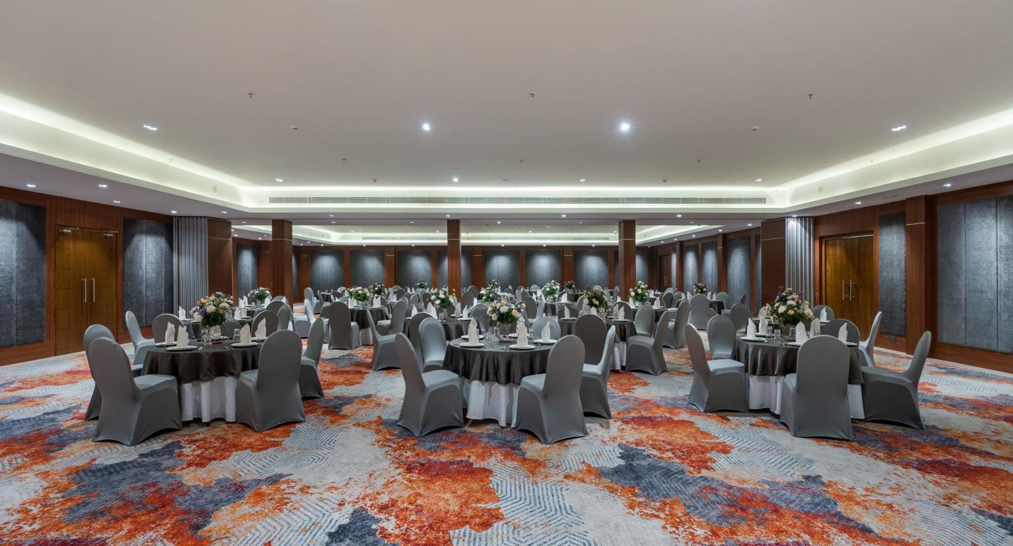 Hotel Southern Star,Mysore Extérieur photo The Grand Ballroom