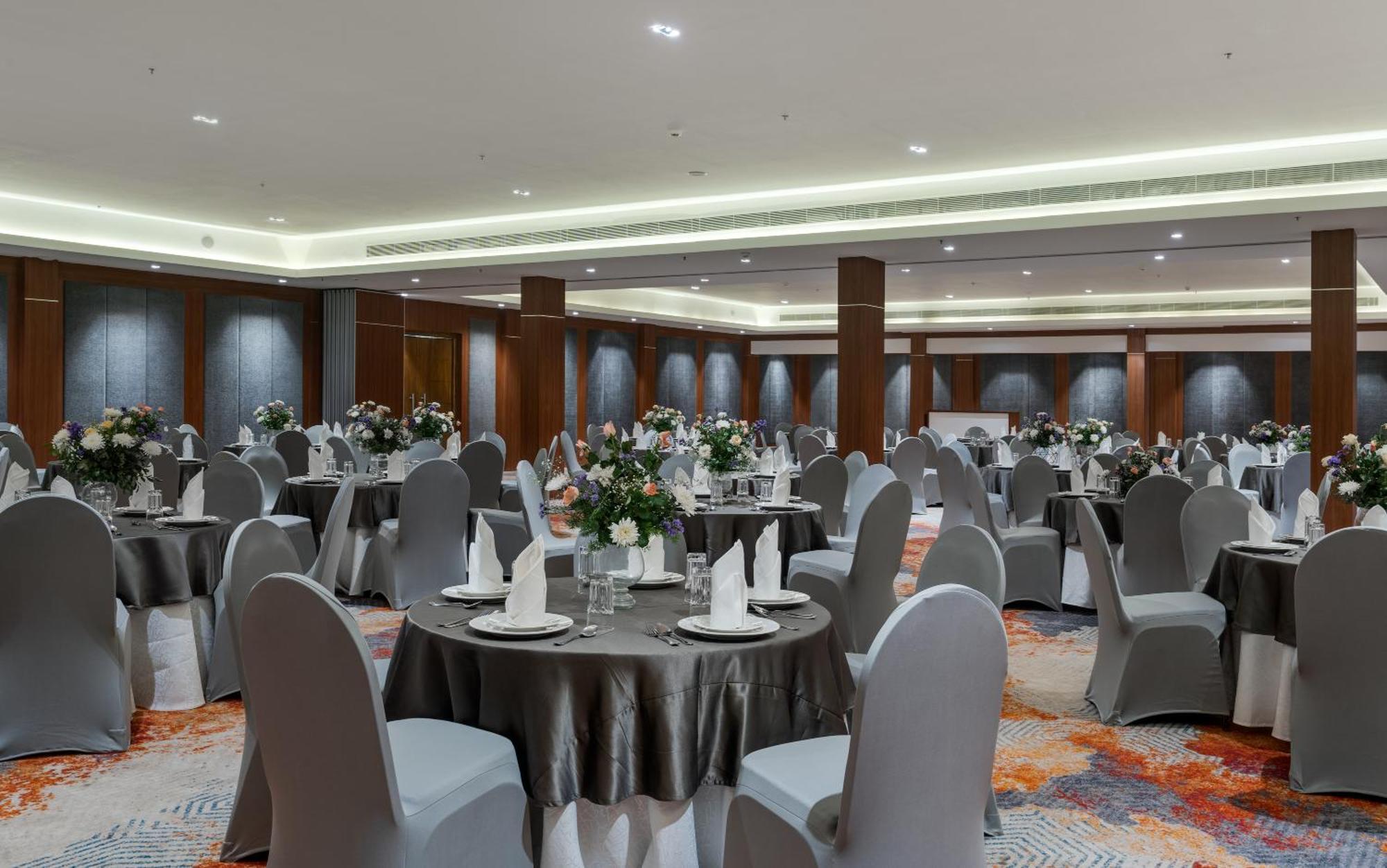 Hotel Southern Star,Mysore Extérieur photo The Grand Ballroom